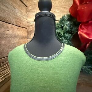 JM Collection Olive sleeveless shell